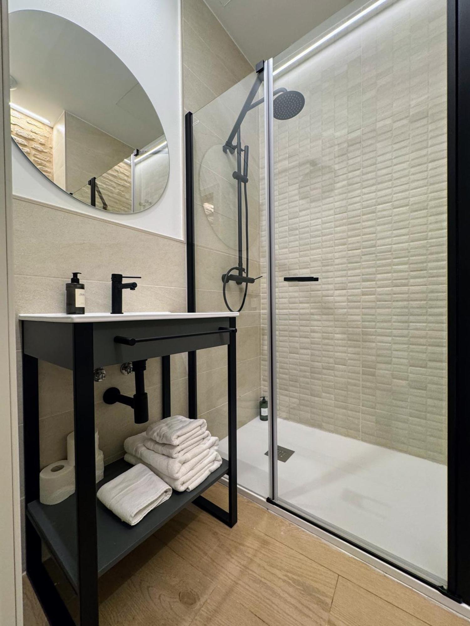 Redes Royale Apartments By Misterhost Sevilla Exteriör bild